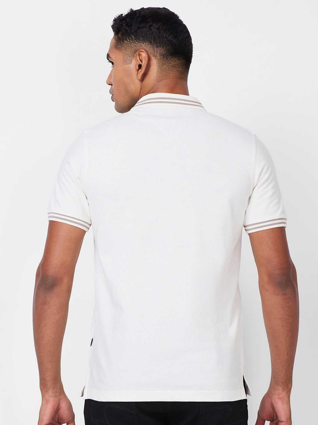 Men's Solid Polo T-Shirt with Contrast Tipping